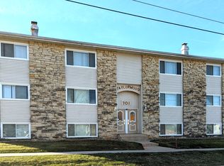 701 9th Ave #2, Marion, IA 52302
