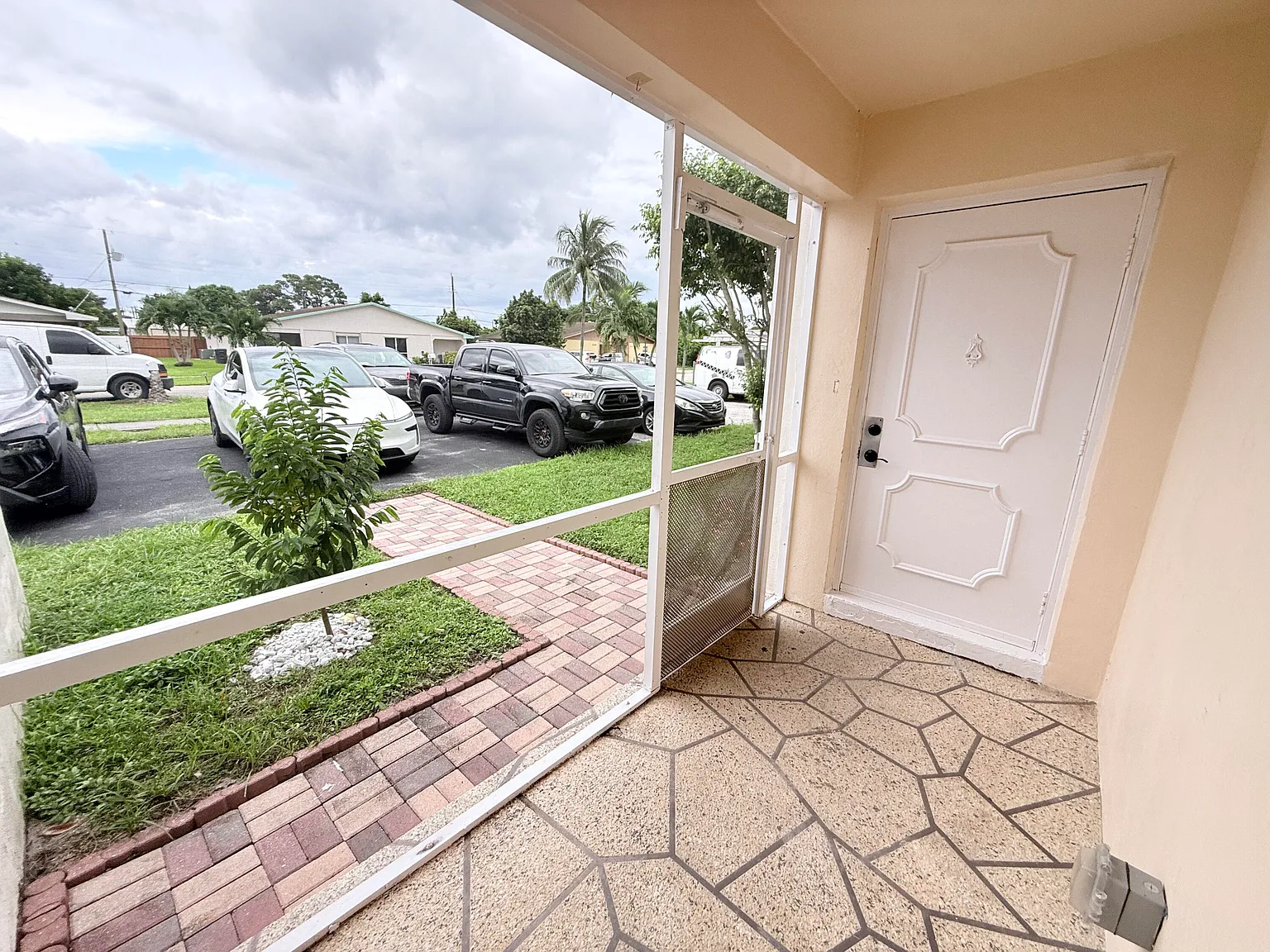 2 bed, 2.0 bath, 1284 sqft, $2,300 — Photo 4
