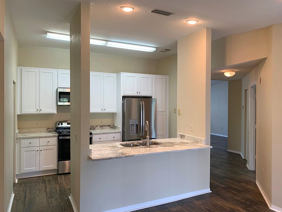 1st image of 19207 Harbour Vista Cir