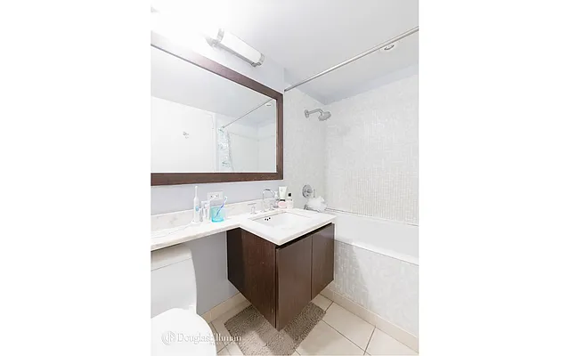 Rented by Douglas Elliman | media 14