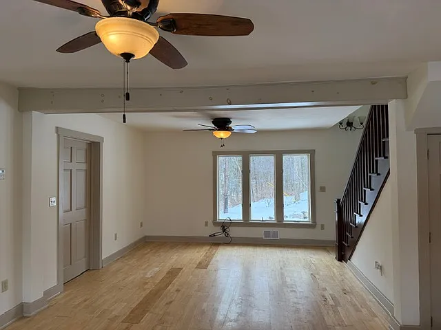 3 bed, 1.5 bath, 1800 sqft, $2,000 — Photo 4