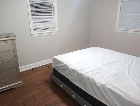 405 E 14th St - Scotland Entire Home — Photo 3