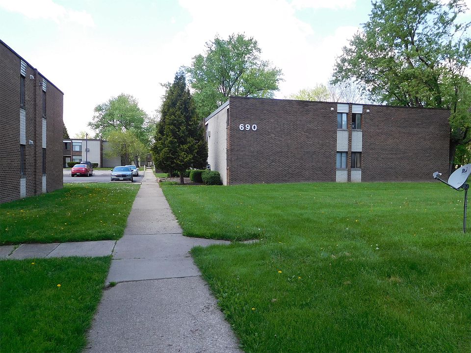 2nd image of 760 Burns St APT E6