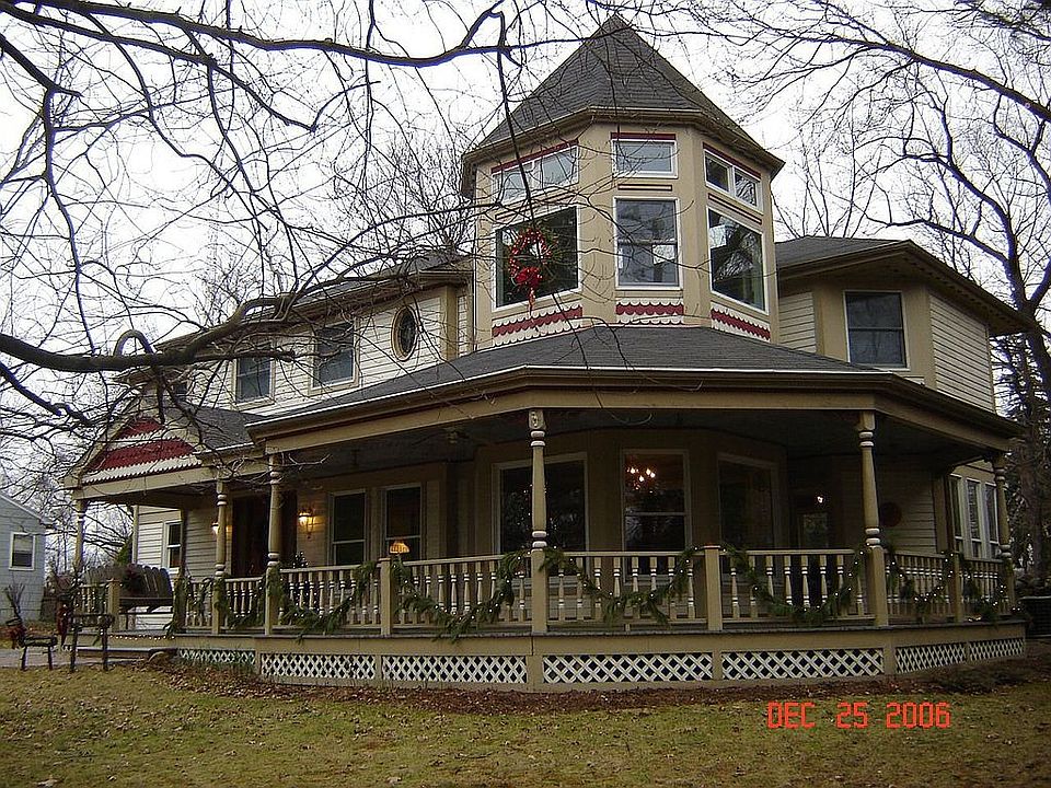 1st image of 2 Essex Pl