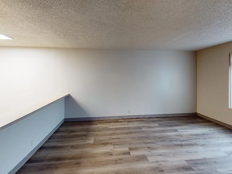 240 W Furnish Ave #12 — Photo 5