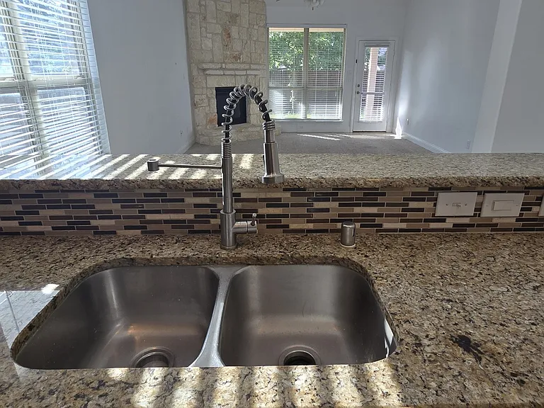 624 Calliopsis St — Photo 12