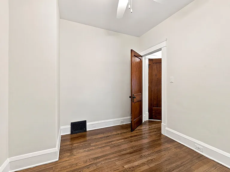 1320 W 64th St — Photo 12