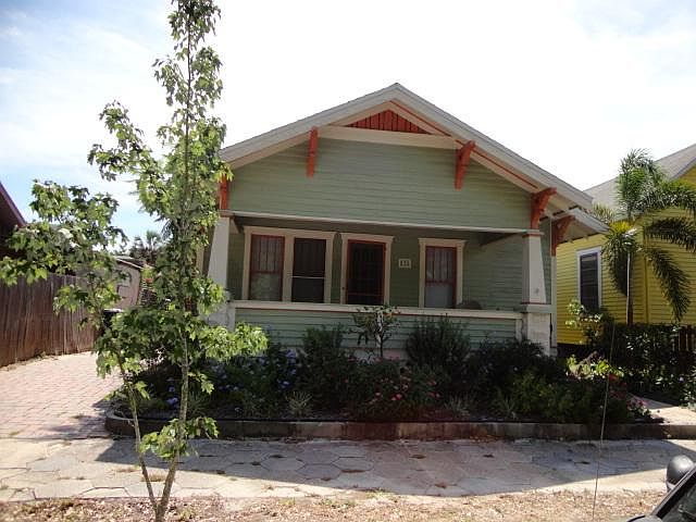 1st image of 825 7th St N