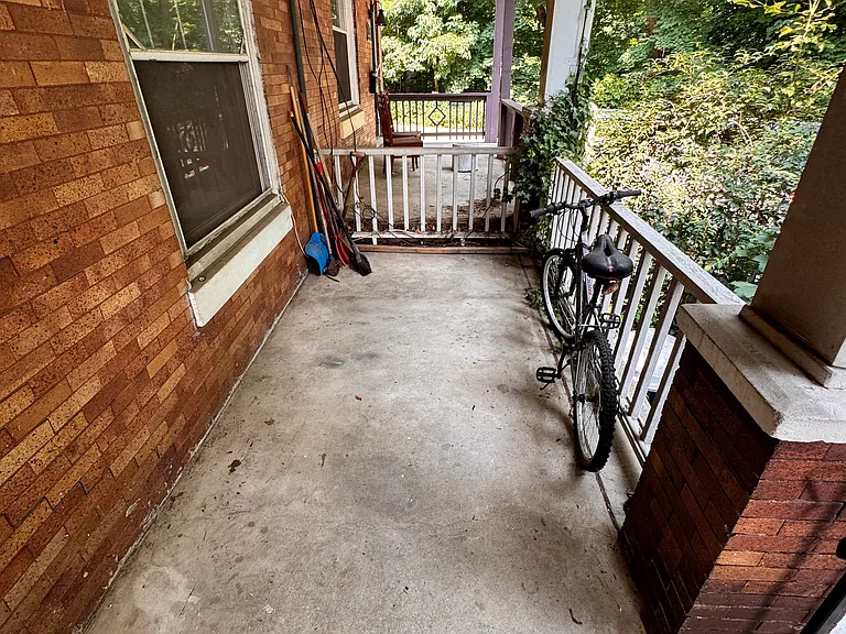 281 Rochelle Ave #1 — Photo 11