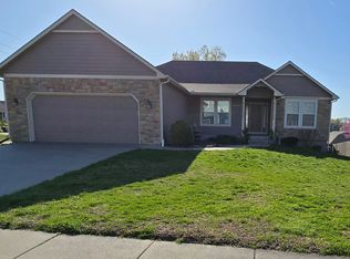 1319 Chestnut Ln, Eudora, KS 66025