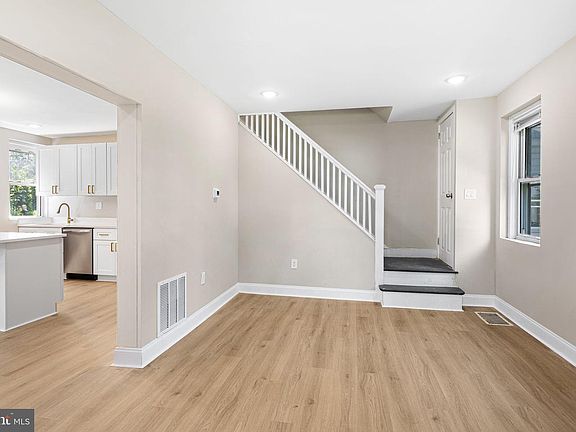 3rd image of 212 New Broadway