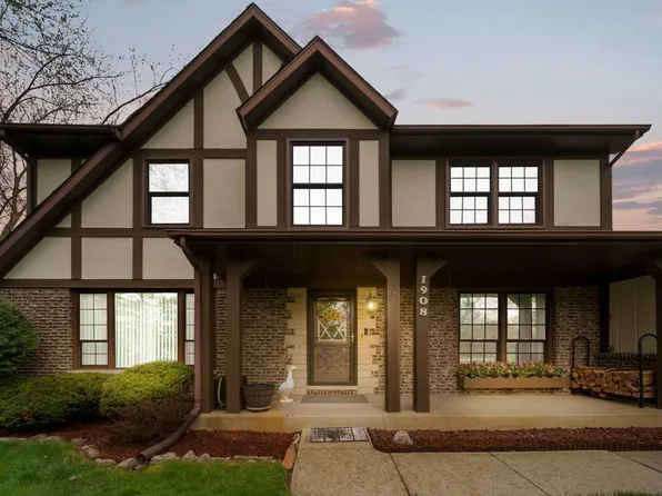 1908 Spring Dale Dr, Spring Grove, IL 60081