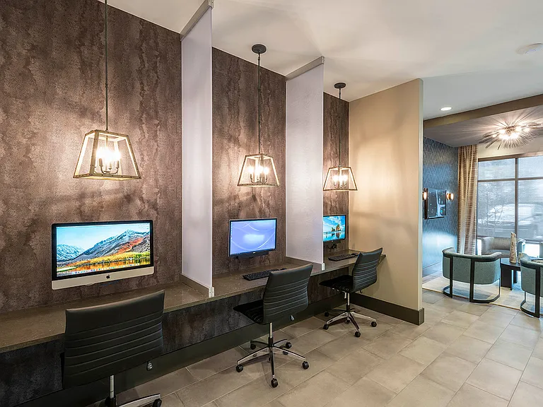 24-Hour Business Center with Computers and Wireless Printing