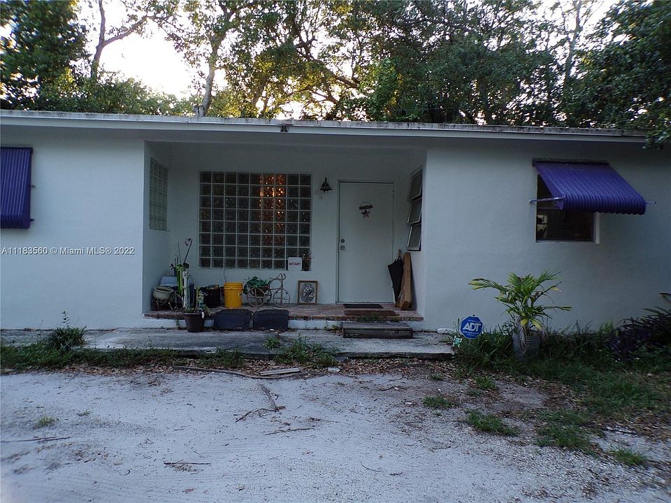 1st image of 4124 N 32nd Ct #1