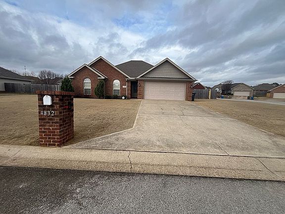 2nd image of 4832 Thistle Way