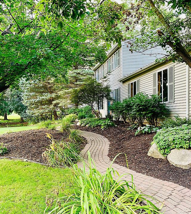 2nd image of 2880 Killarney Park Dr