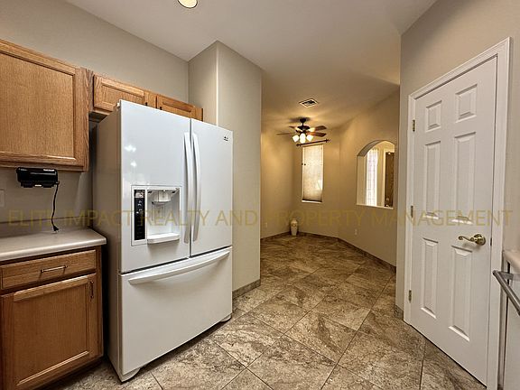 4th image of 585 W Deerview Ct #1