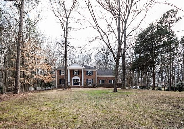 1st image of 3231 Valentine Ln