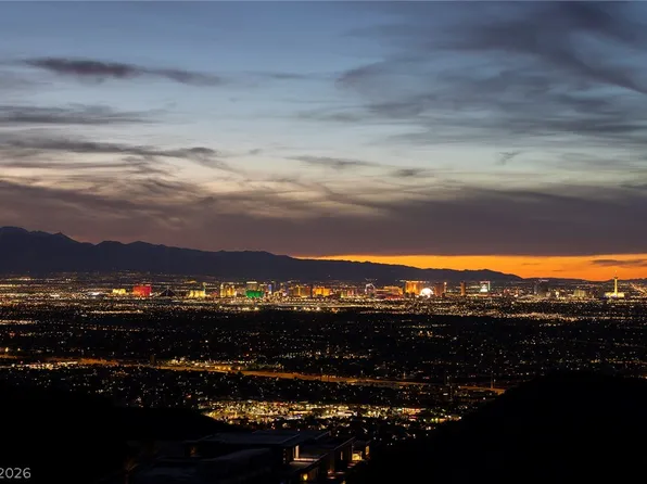 489 Rock Peak Dr, Henderson, NV 89012