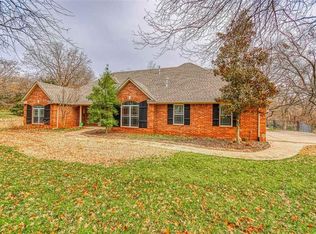 2309 Forest Road Cir, Norman, OK 73026