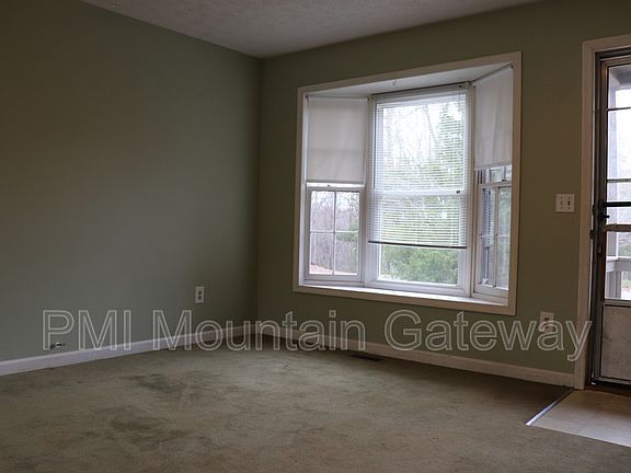 3rd image of 71B Primrose Dr