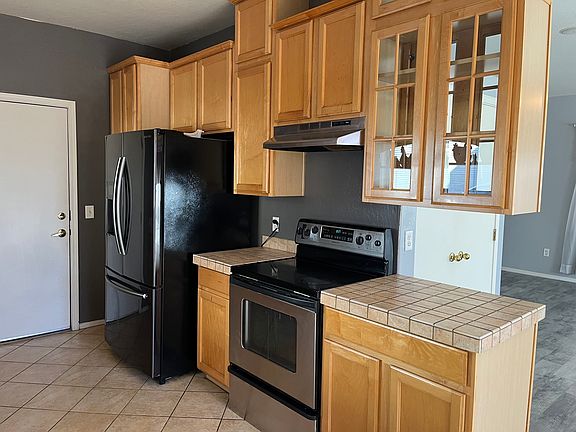 5th image of 4010 W Arlington Cir