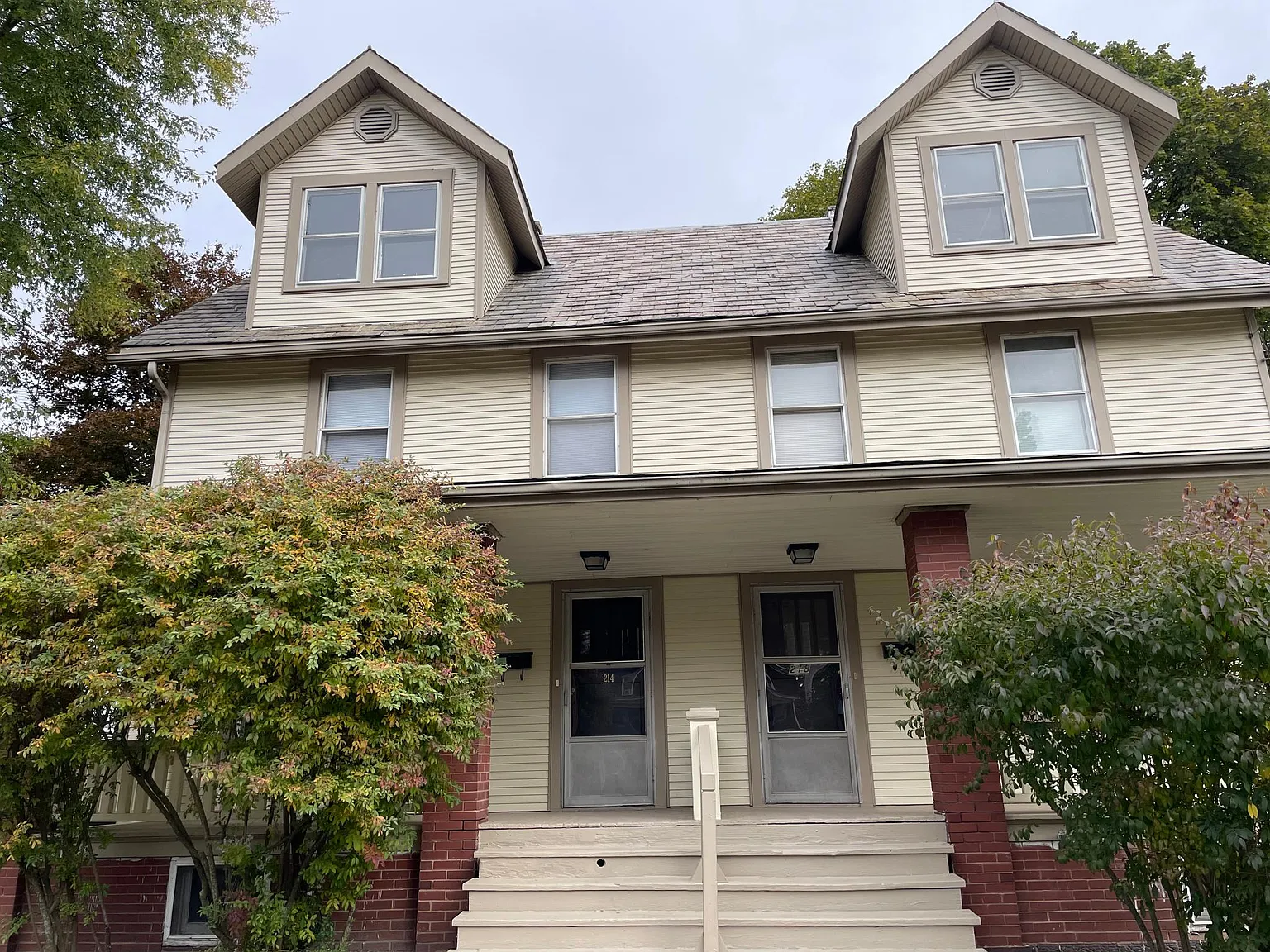 218 South St — Photo 1
