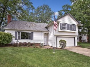 1706 Southbend Dr, Rocky River, OH