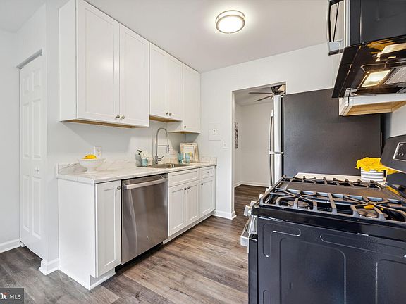 4th image of 882 College Pkwy APT 303