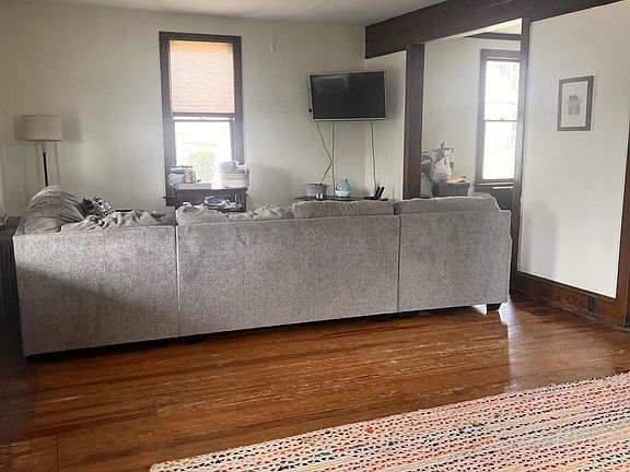 5th image of 106 E Houston Ave