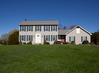 15 Pheasant Ln, Suffield, CT 06078