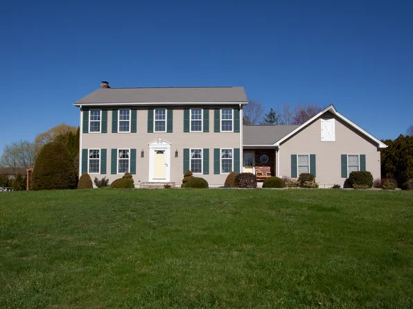 15 Pheasant Lane, Suffield, CT 06078