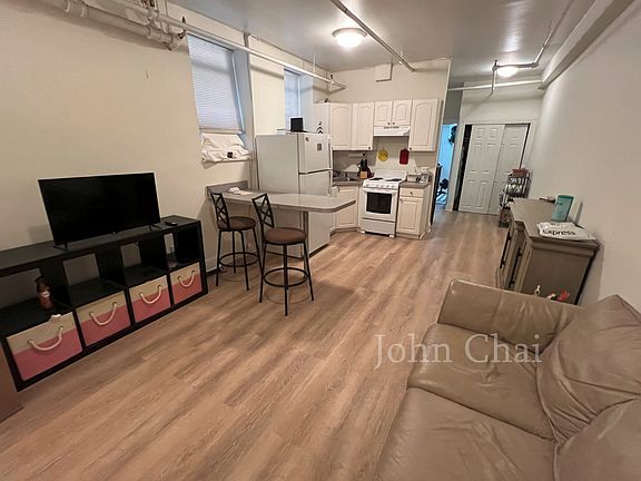 2nd image of 14 Orkney Rd APT B