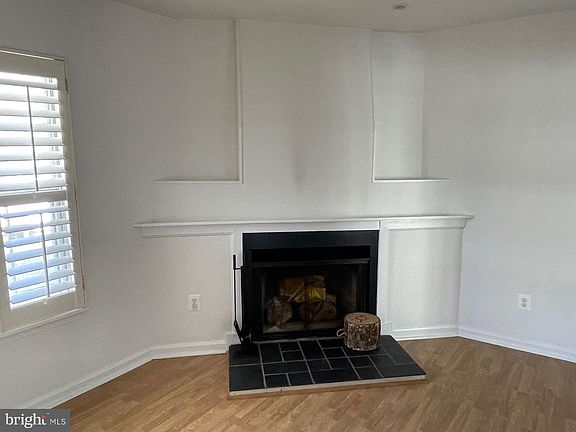 3rd image of 2135 N Taylor St #C