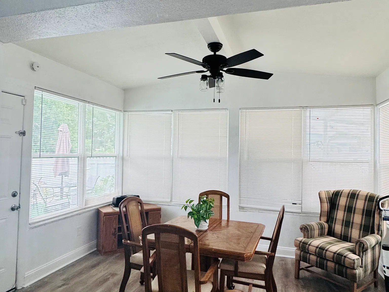 2 bed, 740 sqft, $1,800 — Photo 3