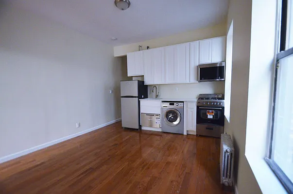 Rented by CITY SKYLINE REALTY INC | media 19