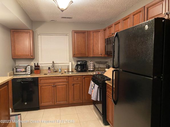 127 Tulip Ln