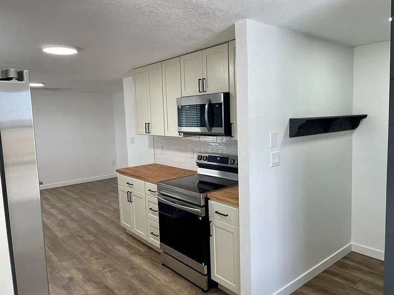 9949 Tammy Ln — Photo 6
