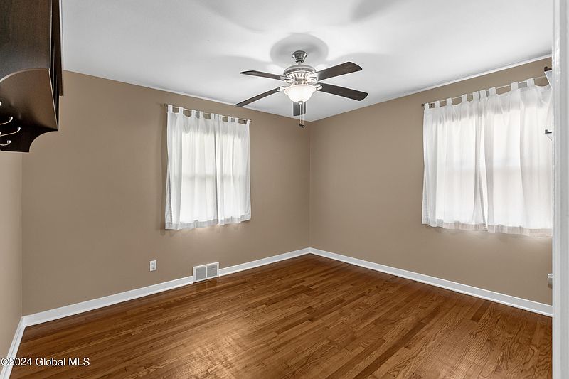 5th image of 9 Fordham Court