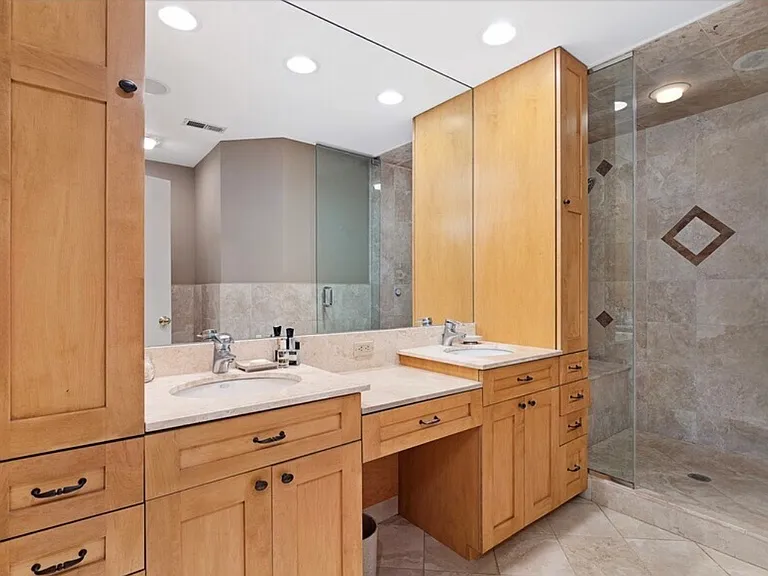 841 W Monroe St #4B — Photo 8