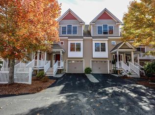 13 Hackett Hill Rd, Manchester, NH 03102
