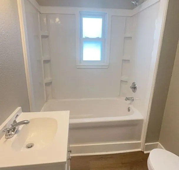 2918 S Jefferson St — Photo 11