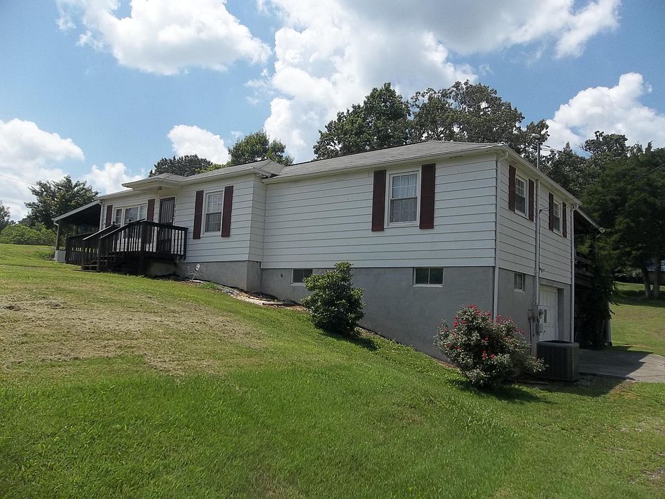 1st image of 2301 NE Snowood Dr