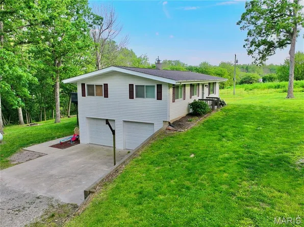 14549 Speed Dr, Boonville, MO 65233