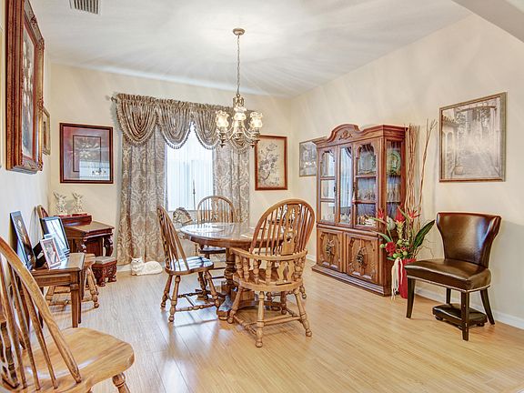 4th image of 668 Remington Green Dr SE