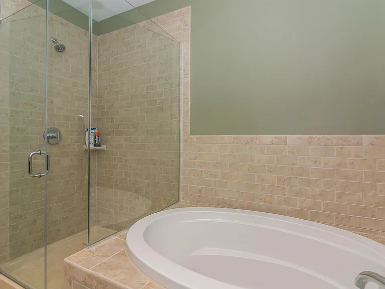 400 W North St #826 — Photo 15