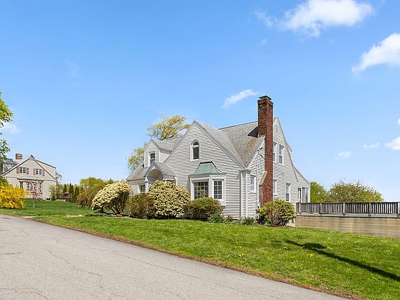 3rd image of 15 Breezy Green Rd