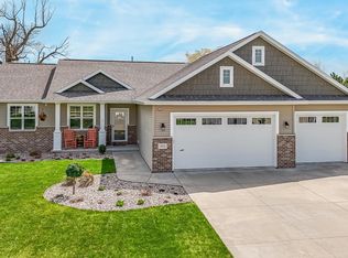 889 W Hubble Ln, Appleton, WI 54913