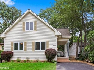 26768 N Circle Dr, Mundelein, IL