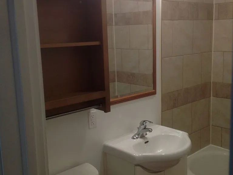 325 Litchfield Ave SE — Photo 9